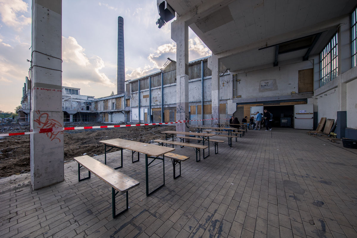 Loading... just a sec